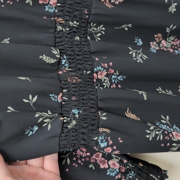 High-collared mini dress - Picture 5 of 10